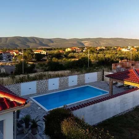 Haus Meri In - Haus Fuer 6-7 Personen * Pridraga